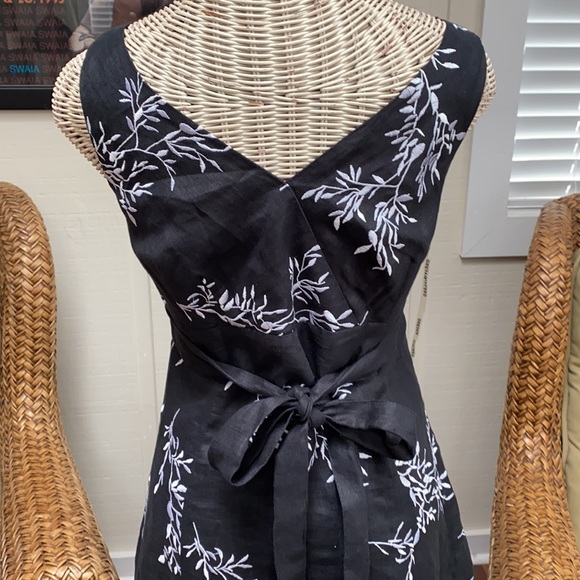Sleeveless Black Embroidered dress 6 - Picture 8 of 13